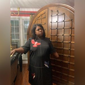 Black shortsleeve dress with 3 birds